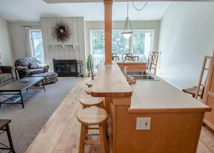 Secluded Harbor Springs Condo