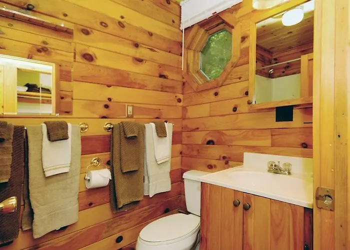 Cedarwood Lodge