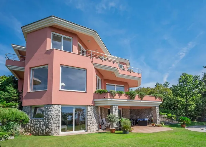 Villa Anamia By Interhome