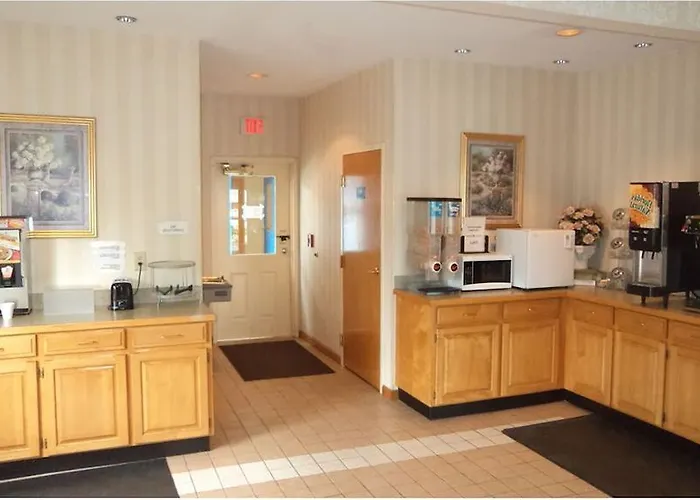 Amerivu Inn And Suites - Siler City