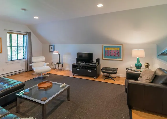 The Carriage House Loft