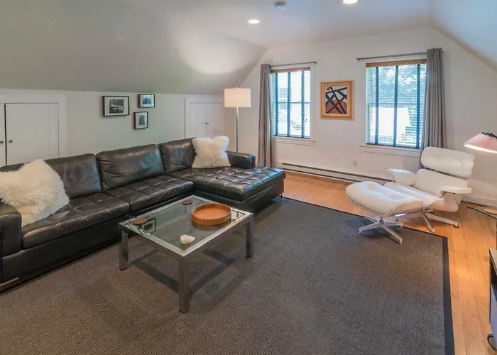The Carriage House Loft