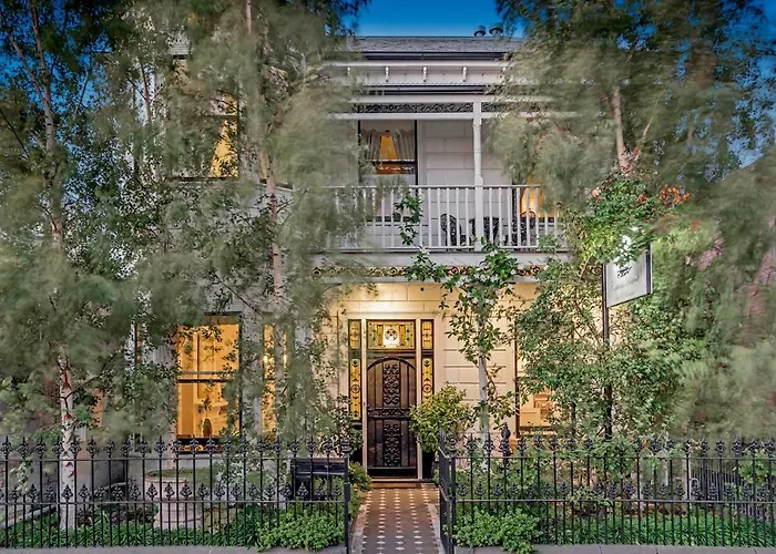 Captains Retreat Apartments And Cottages