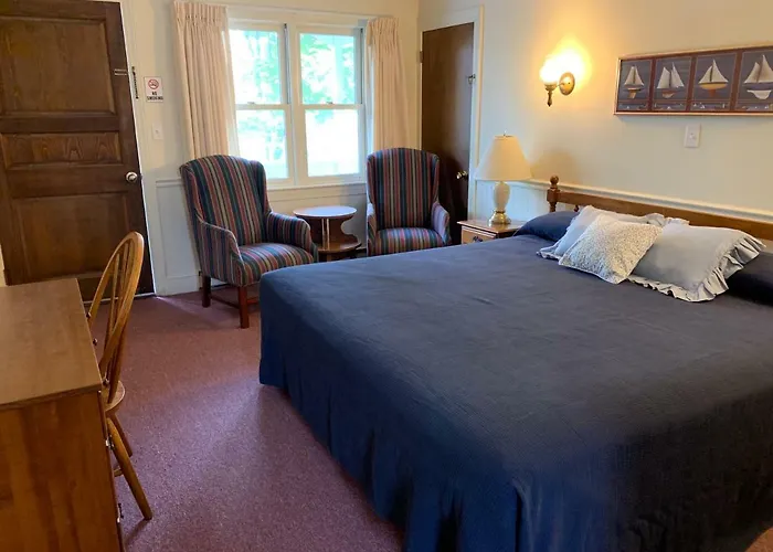 The Holiday House Inn & Motel