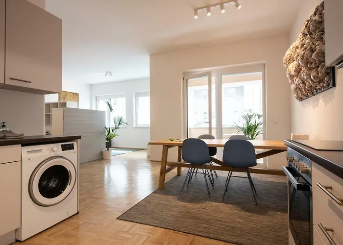 City-Apartment Lendviertel - Private Parking Garage