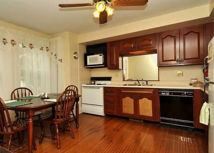 Second Street Suite
