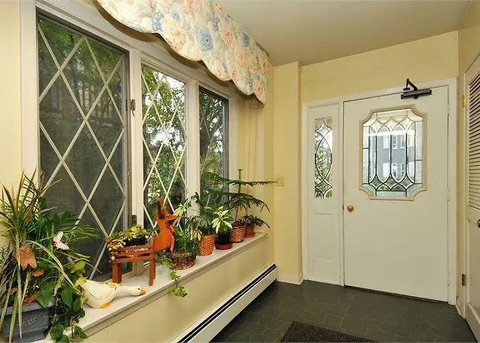 Second Street Suite