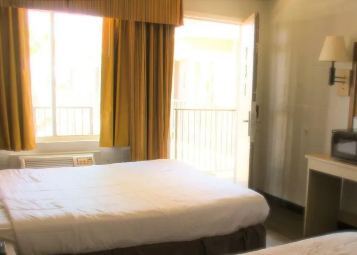 Minsk Hotels - Extended Stay, I-10 Tucson Airport