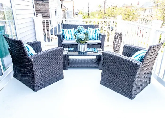 Lux 3 Bd - Perfect & Parking & Massive Patio