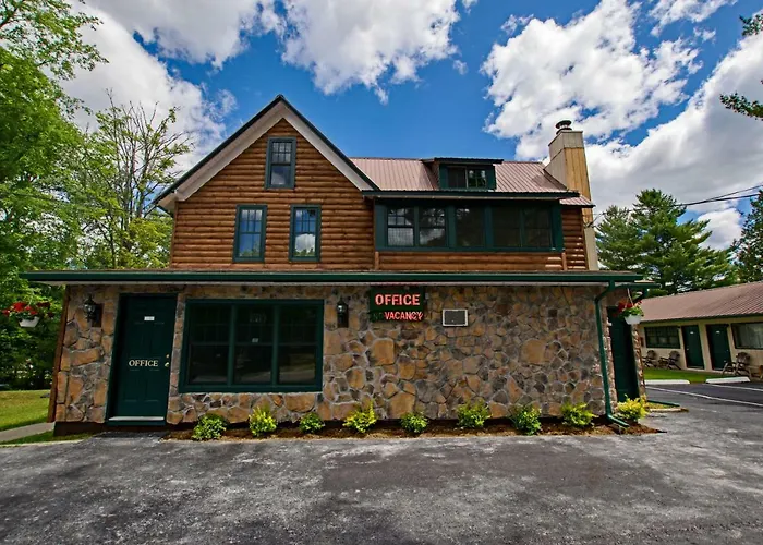Pine Knoll Hotel Lakeside Lodge & Cabin