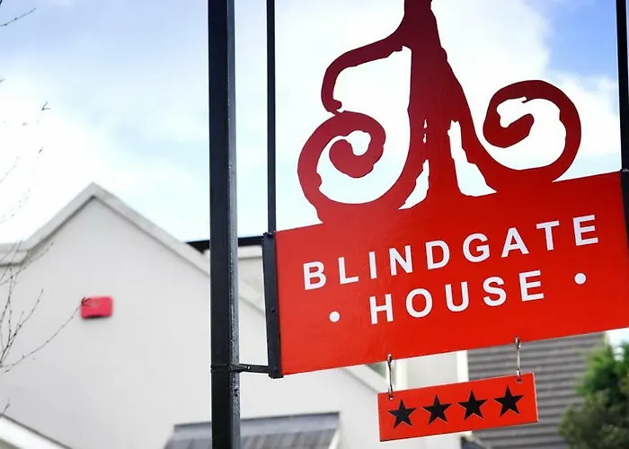 Blind Gate House
