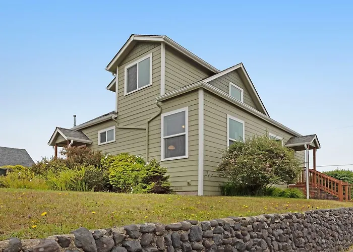 3 Bed 2 Bath Vacation Home In Newport