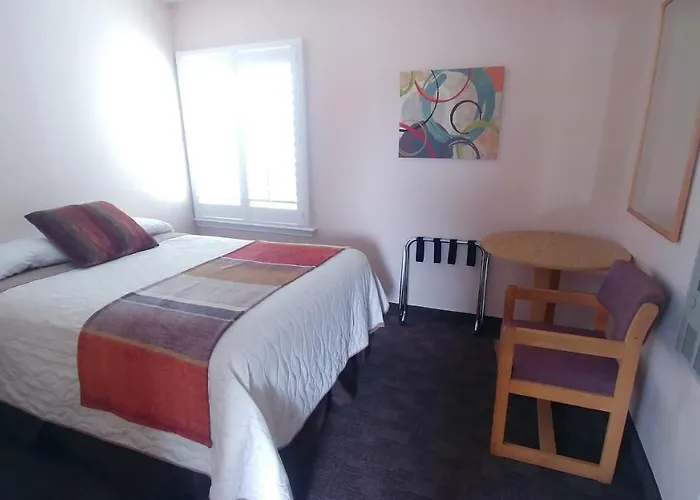 Blue Pine Motel
