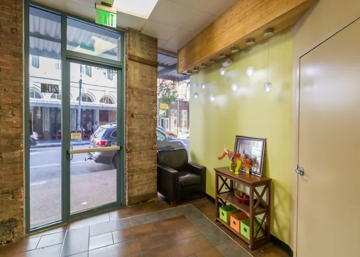 Gorgeous Condos - Walk To French Quarter
