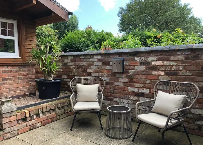 Boutique Garden Lodge @ The Larches
