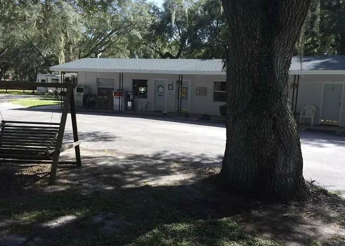 Cindy'S Motel & Rv Park