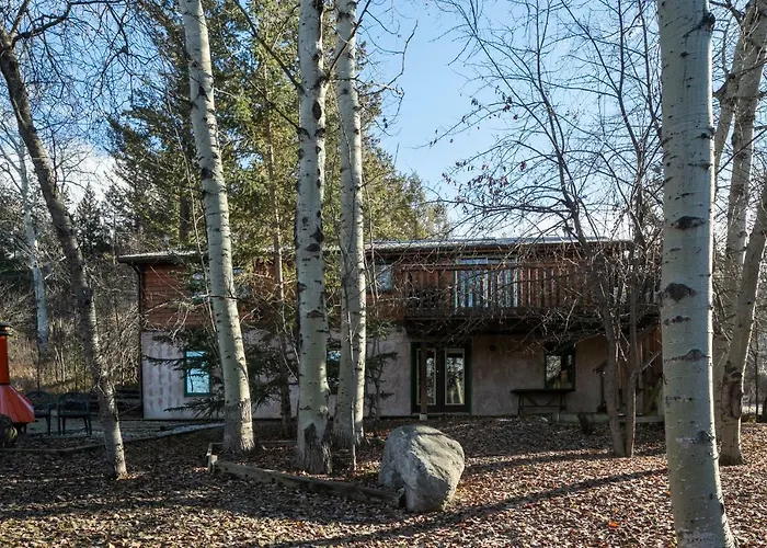 Creekside Cabin