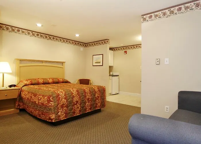 Studio East Motel