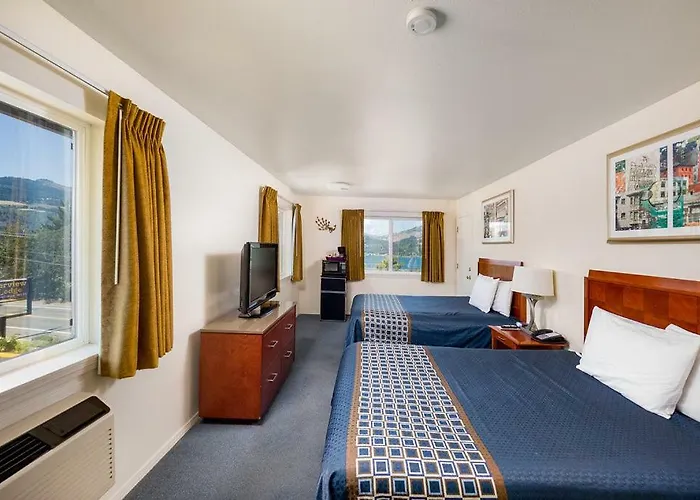 Riverview Lodge