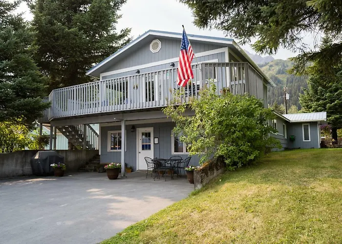 Bears Den Alaska Lodging