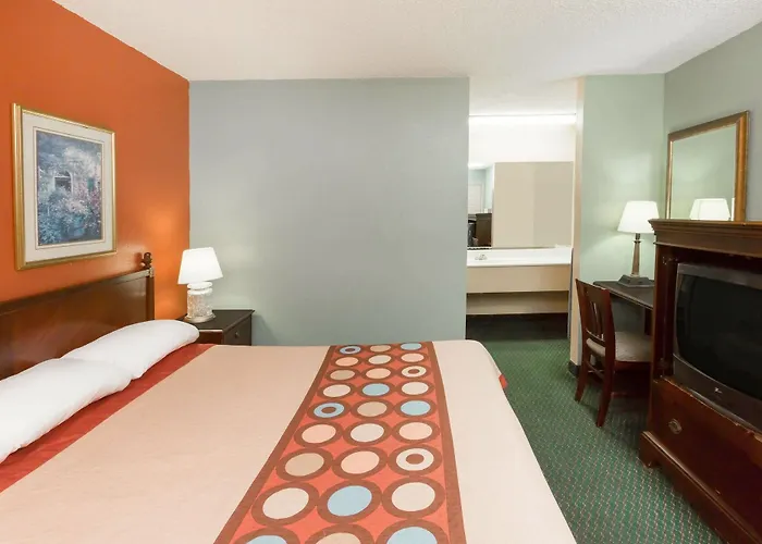 Super 8 By Wyndham Kinder La