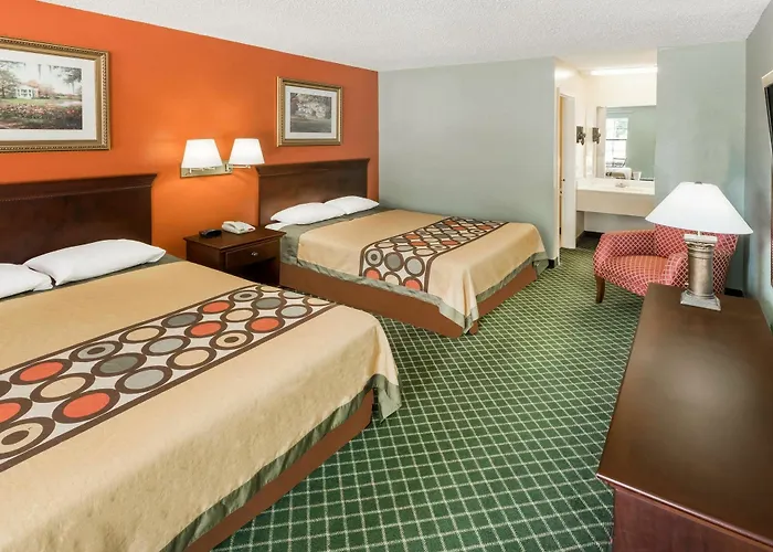 Super 8 By Wyndham Kinder La