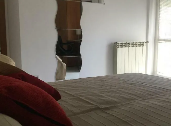 Webus Apartments