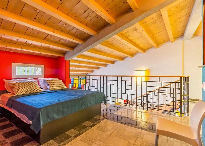 House Mondrian
