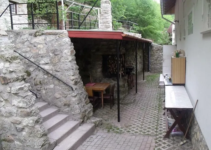 Hudi-Lak Vendeghaz
