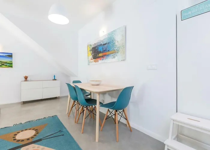 Patio Da Rainha A By Nook
