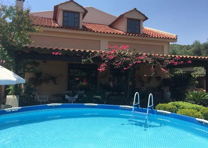 Rafina Great Feeling Villa