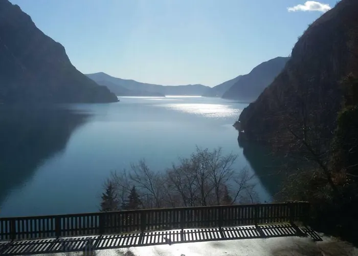 Rocca Sul Lago
