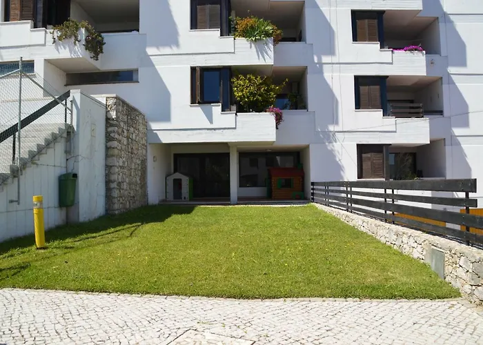 Amazing Beach & Pool Apartment With Garden
