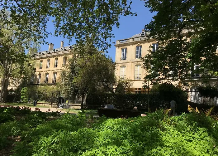 Romance Au Coeur De Bordeaux / Jardin Public