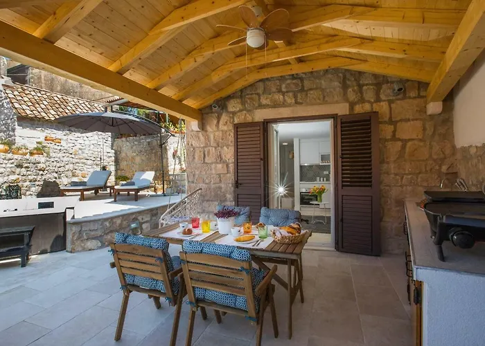 Vacation House Pietra