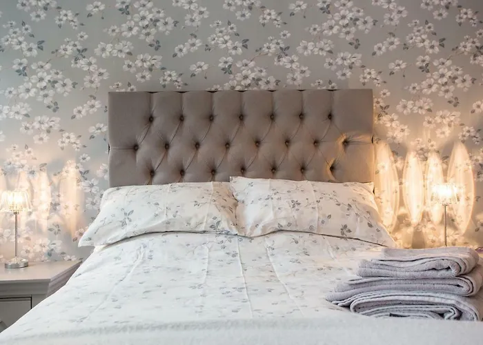 Thrush Nest Cottages - Wren Cottage Sleeps 4, 2 Bedrooms & Stable Cottage Sleeps 2, 1 Bedroom