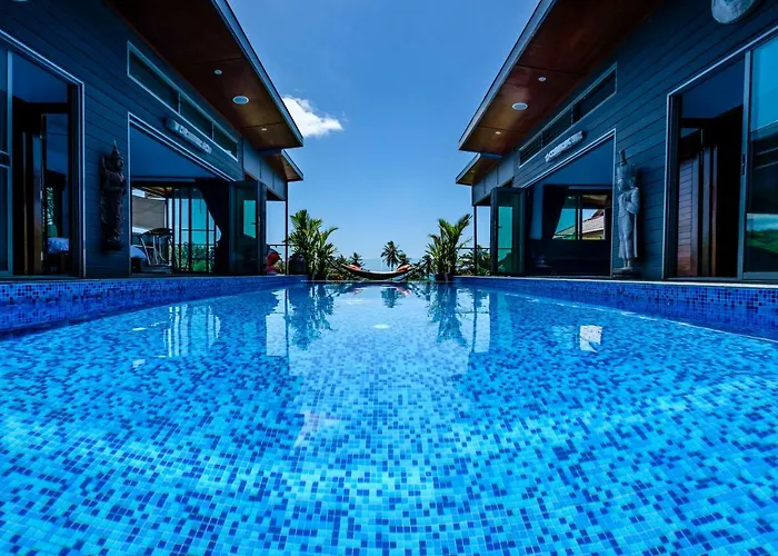 Stunning Villa With Ocean Views And Free Car
