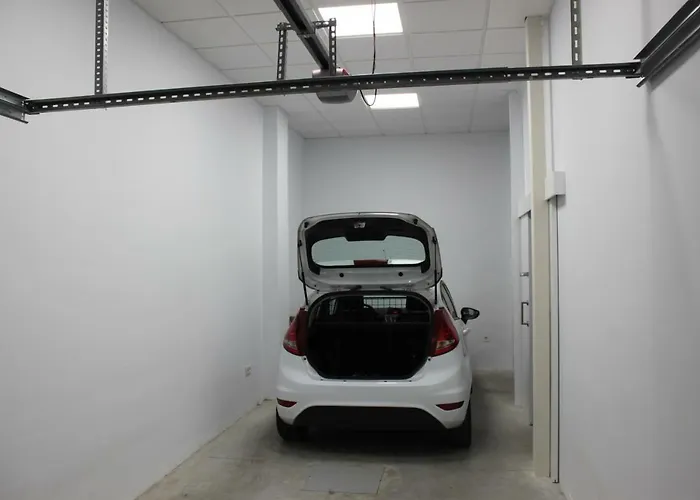 Vivienda Con Parking En El Centro De Cartagena.