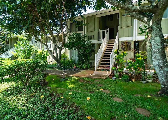 Elegant Turtle Bay Condo