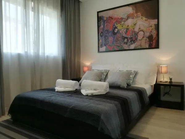 Iris Apartment