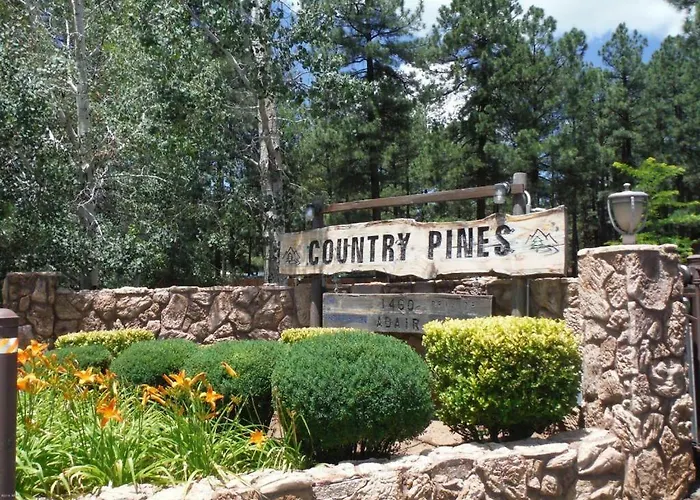 2Br Gated Escape With A Pool And Walk To Dining And Trails
