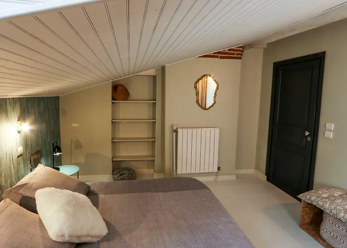 6 Rue D'Aubuisson