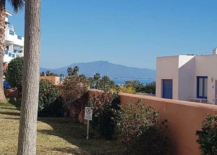 Duquesa Suites Golf And Gardens