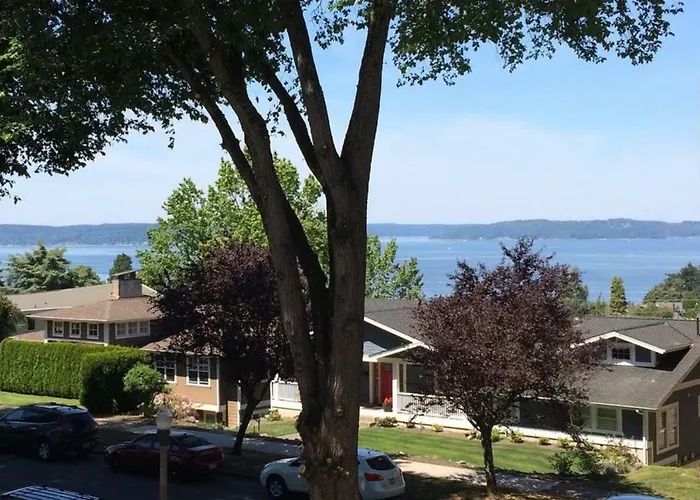 Bay View, Best Area, No Stairs, Wd, 2 Baths, 2 Bedrooms, Balcony, View, 925Sf