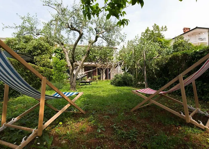 Casa Flora 3-Minutes' Walk From The Beach