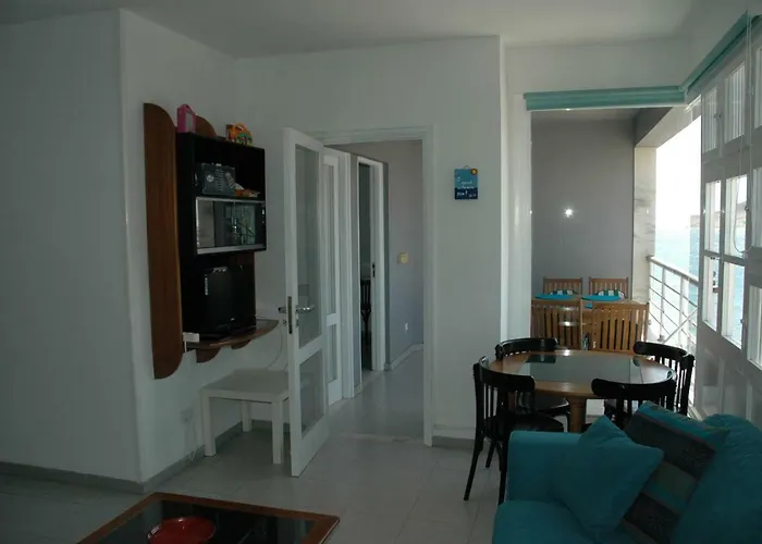 Lovely Flat With Sea-View, 1 Minute Walk To Beach