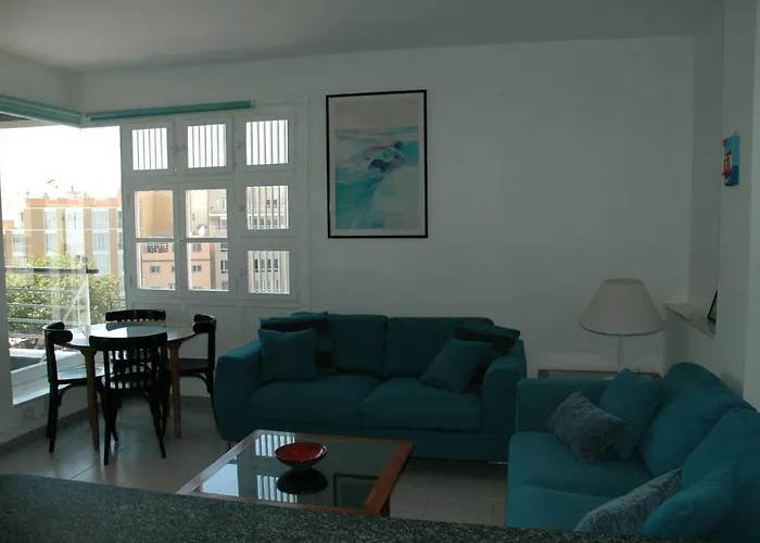Lovely Flat With Sea-View, 1 Minute Walk To Beach