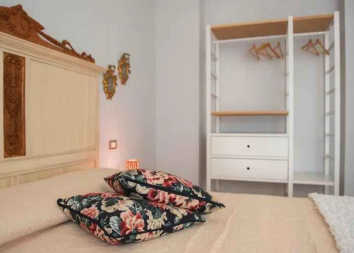 Laurus Apartments