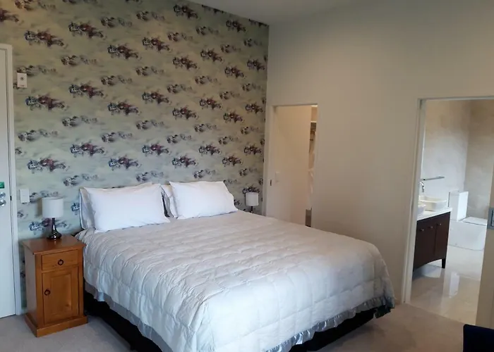 Golfcourse Road Chalets And Lodge