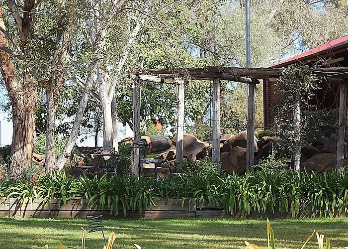 Outback Cellar & Country Cottage